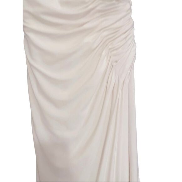 Ieena Long White Off Shoulder Gown Sz 4 - Picture 4 of 11